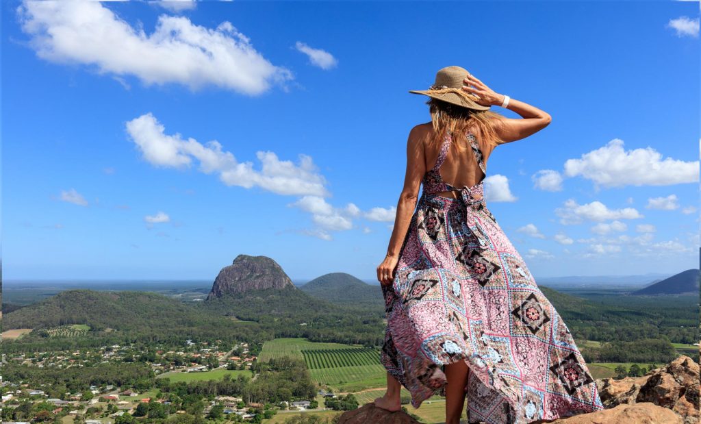 Glasshouse Mountains lookout